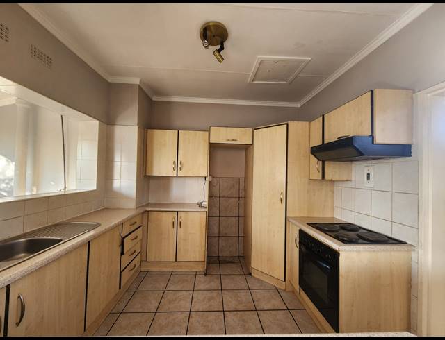 2 BEDROOM FLAT SOLD IN THREE RIVERS PROPER